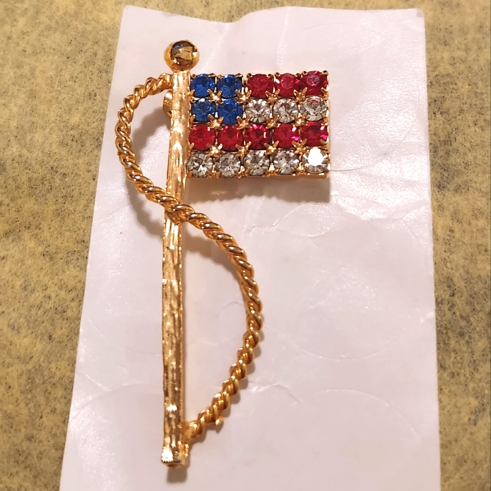 VINTAGE Patriotic Jewelry American Flag Pin 2"